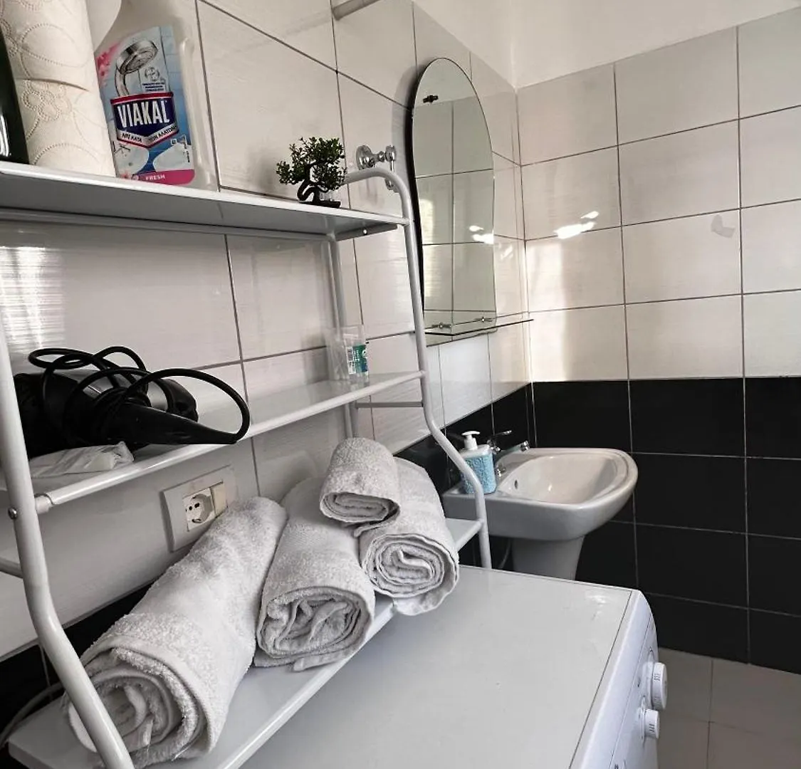 Priam Garden Apartment Durres